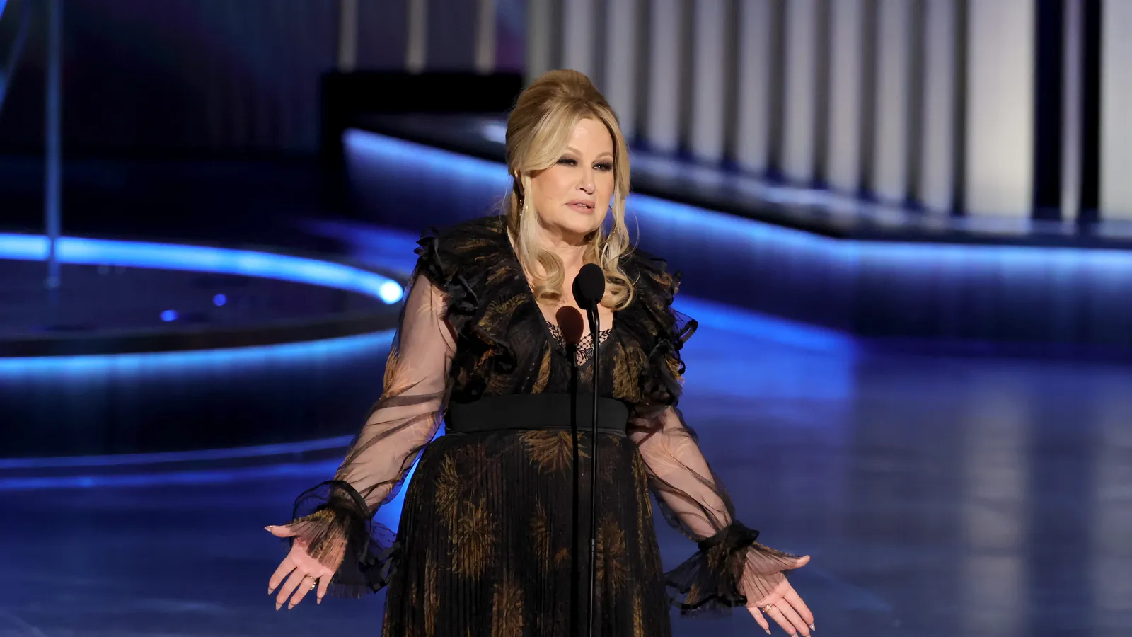 Jennifer Coolidge Delivers Hilarious Acceptance Speech at 75th Emmy Awards, Thanks ‘Evil Gays’ for Win